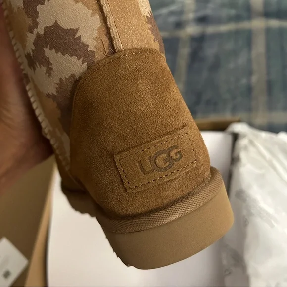 UGG Australia Short chesnut & Camo winter Boots 7 & 9 New in box - Picture 8 of 16